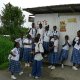 39- Ecoliers attendant le bus 